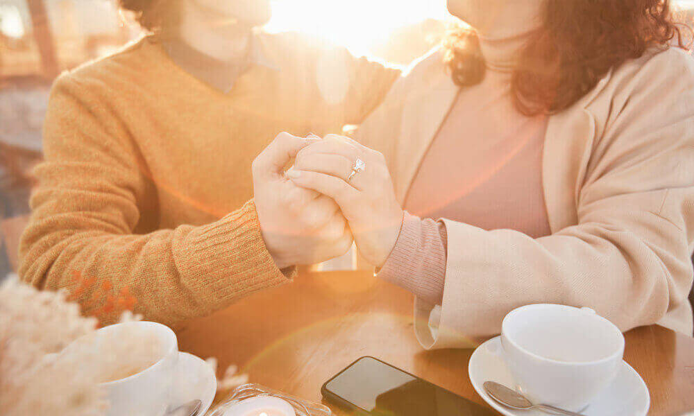Couple préparant un repas ensemble